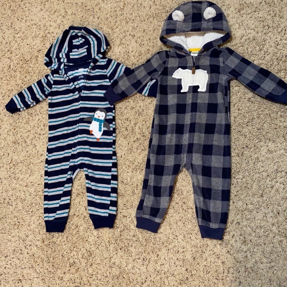 LIKE NEW 2-pack fleece zip-up hooded onesie bundle for 12M baby boy or girl! - Picture 1 of 4
